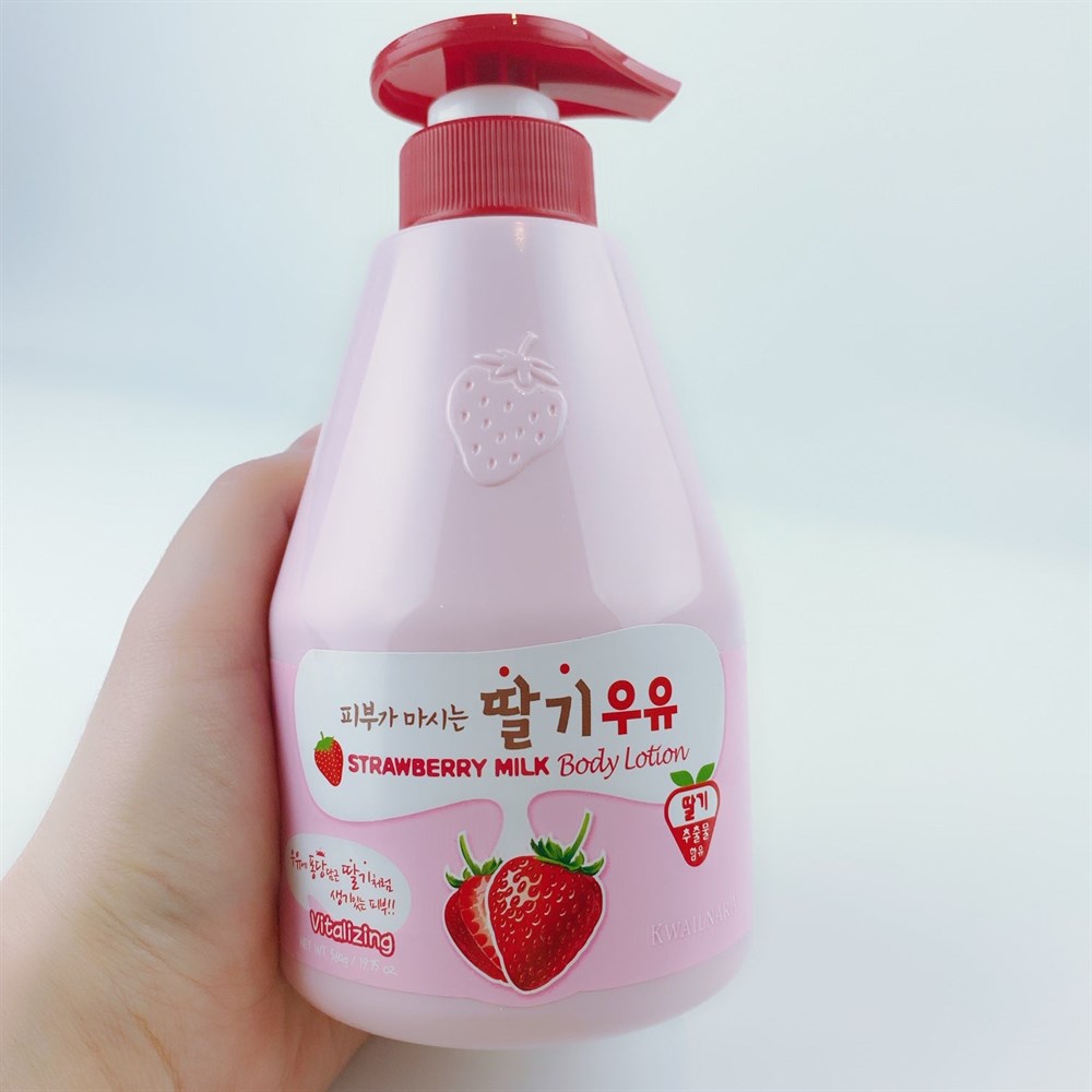 Гель для душа клубничный Kwailnara Strawberry Milk Body Cleanser 560г - фото 15069